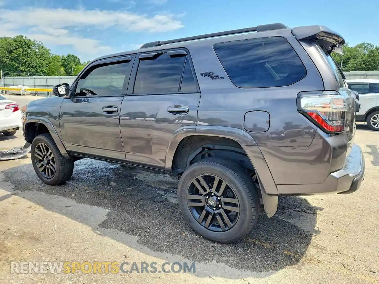 2 Photograph of a damaged car JTERU5JR3M5891413 TOYOTA 4RUNNER 2021