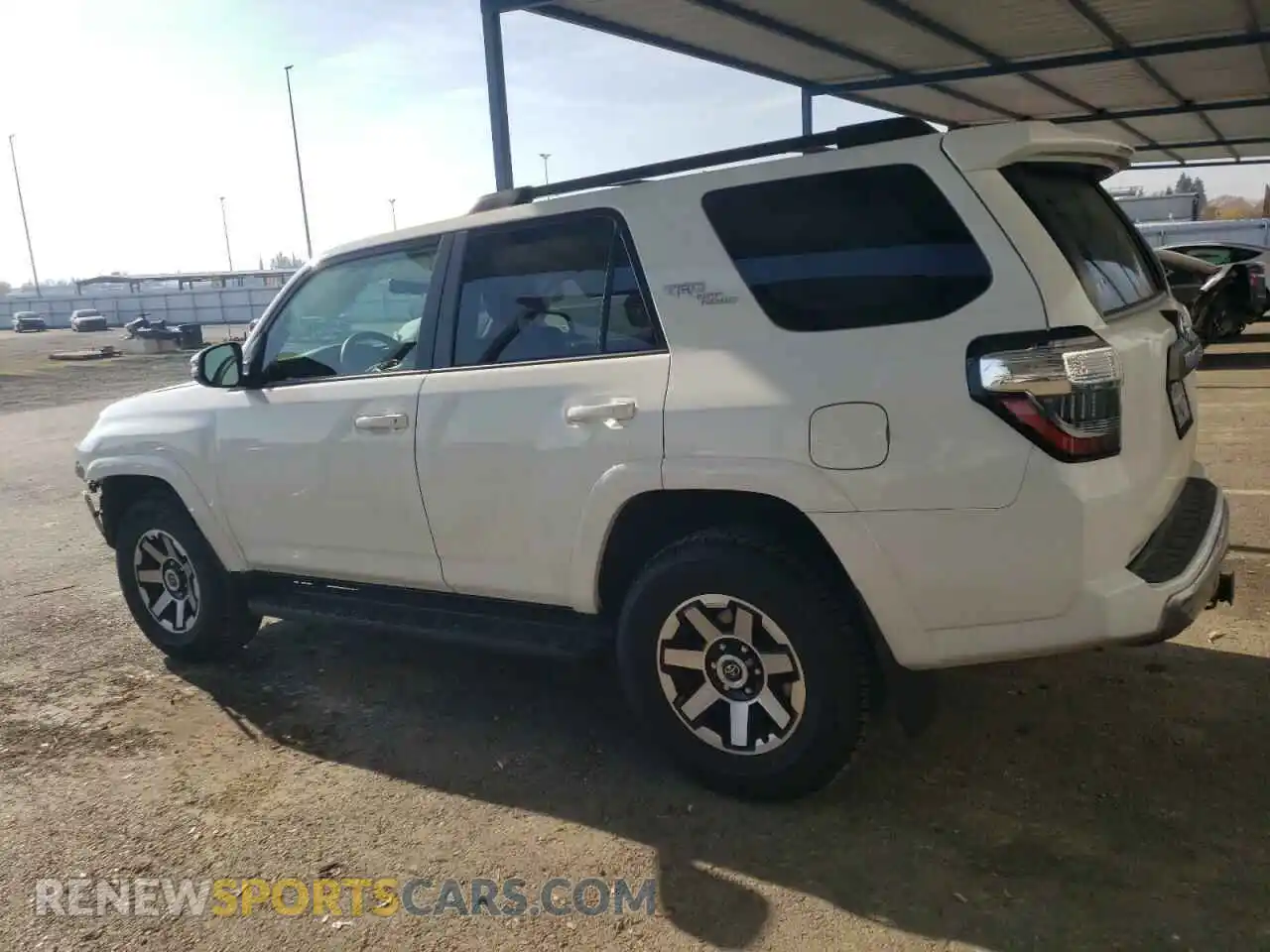2 Photograph of a damaged car JTERU5JR3M5897602 TOYOTA 4RUNNER 2021