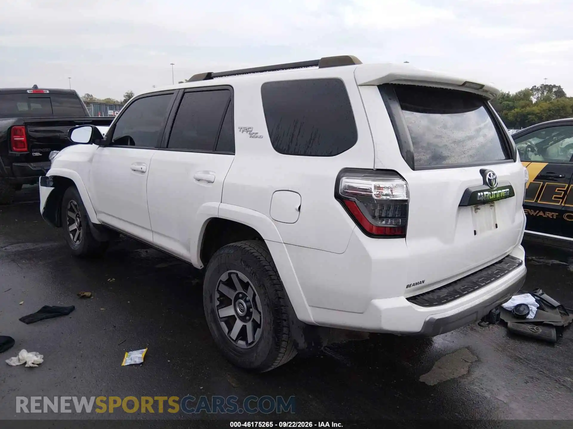 3 Фотография поврежденного автомобиля JTERU5JR3M5898927 TOYOTA 4RUNNER 2021