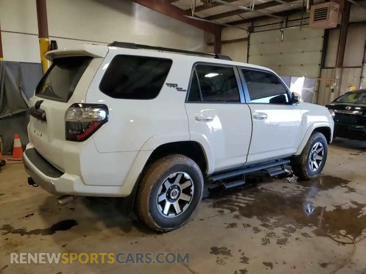 3 Photograph of a damaged car JTERU5JR3M5951285 TOYOTA 4RUNNER 2021