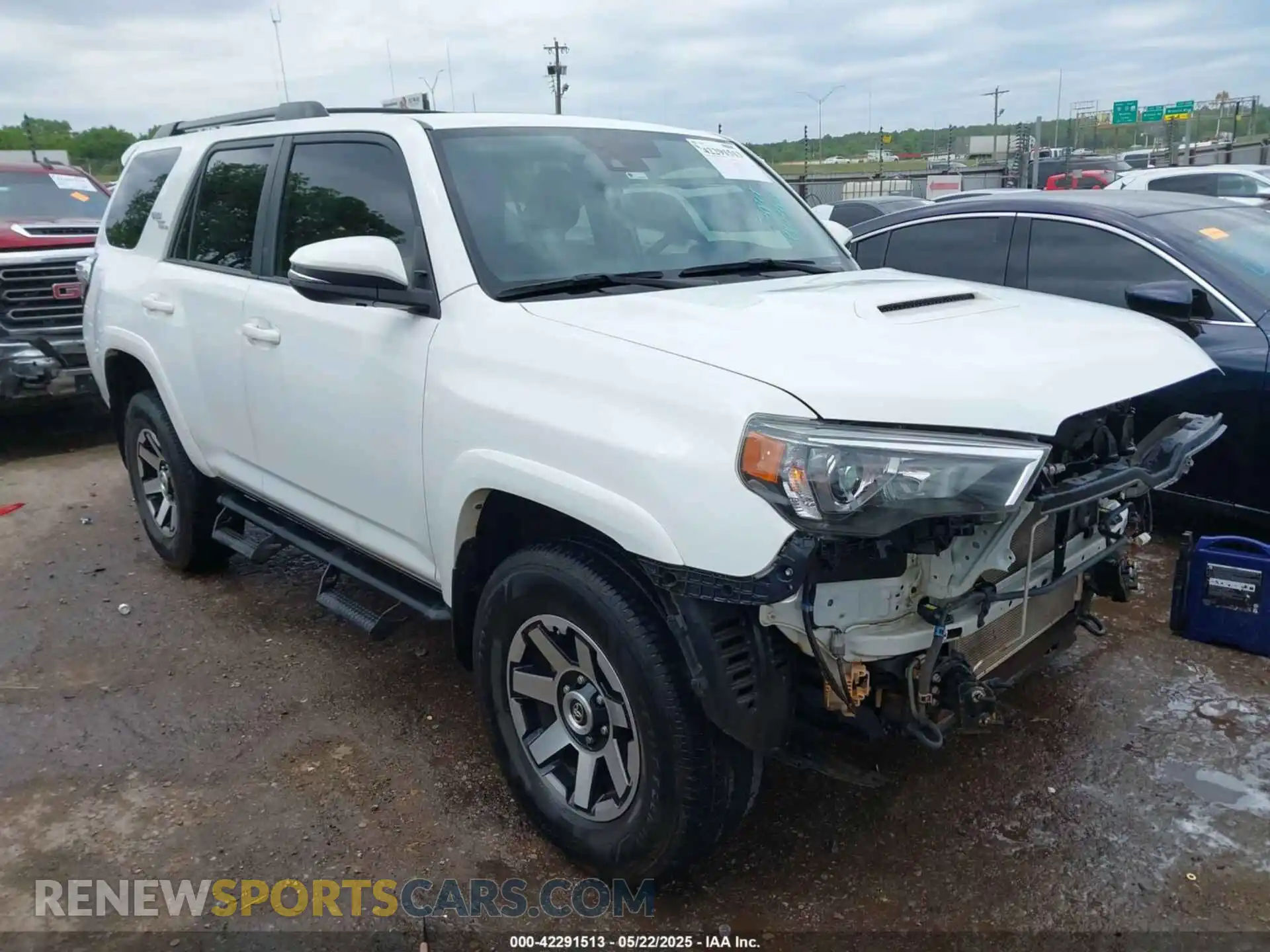 1 Photograph of a damaged car JTERU5JR3M5954879 TOYOTA 4RUNNER 2021