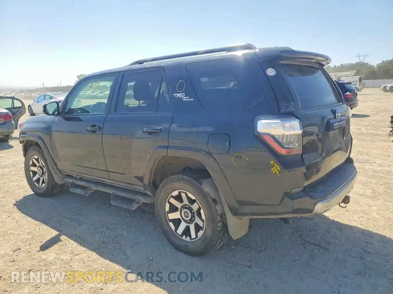 2 Photograph of a damaged car JTERU5JR3M5955689 TOYOTA 4RUNNER 2021