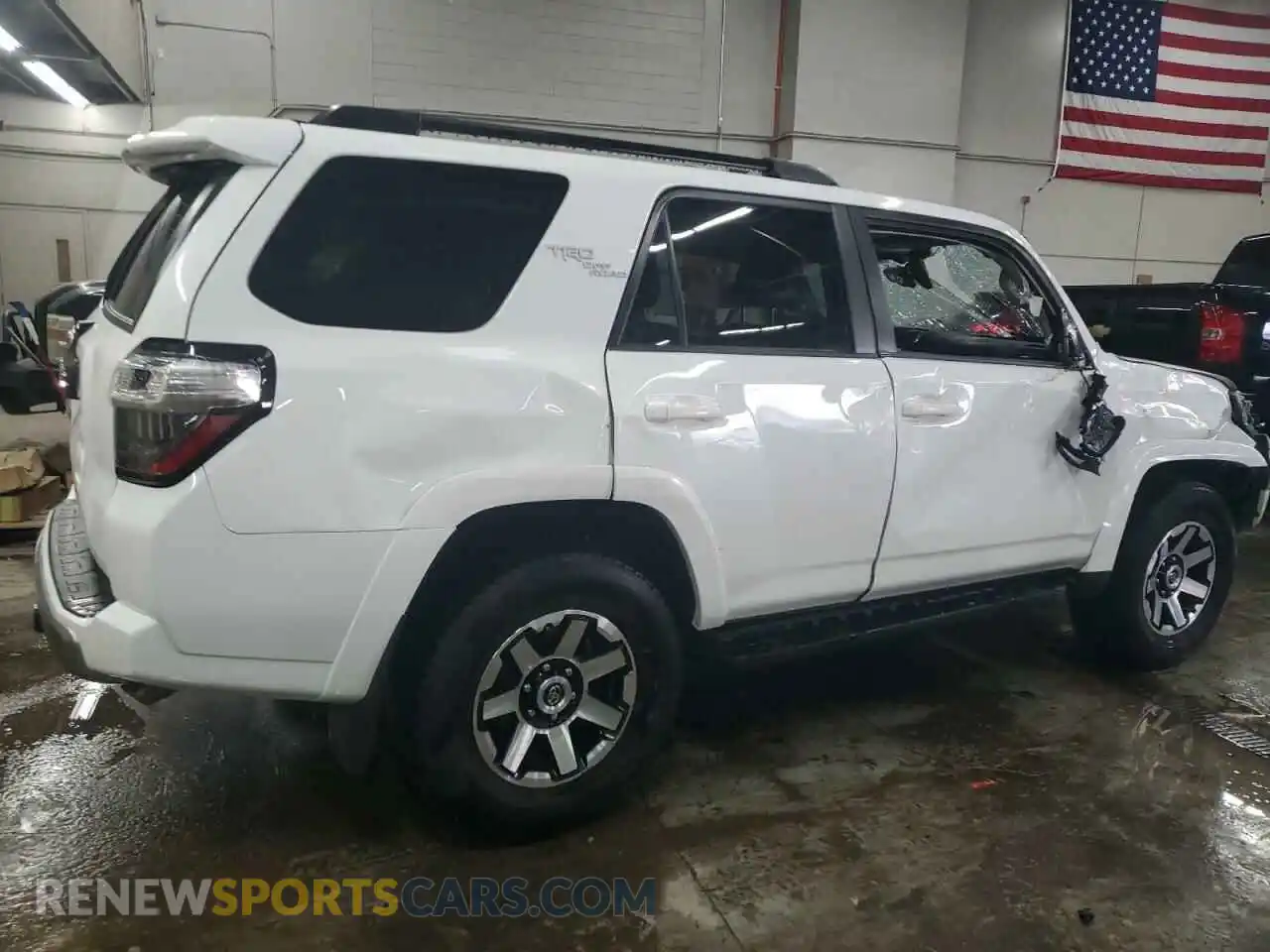 3 Photograph of a damaged car JTERU5JR3M5965820 TOYOTA 4RUNNER 2021