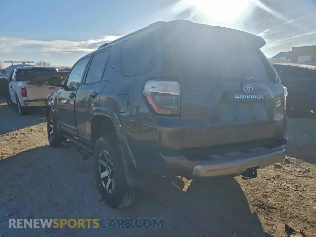 2 Photograph of a damaged car JTERU5JR4M5837957 TOYOTA 4RUNNER 2021