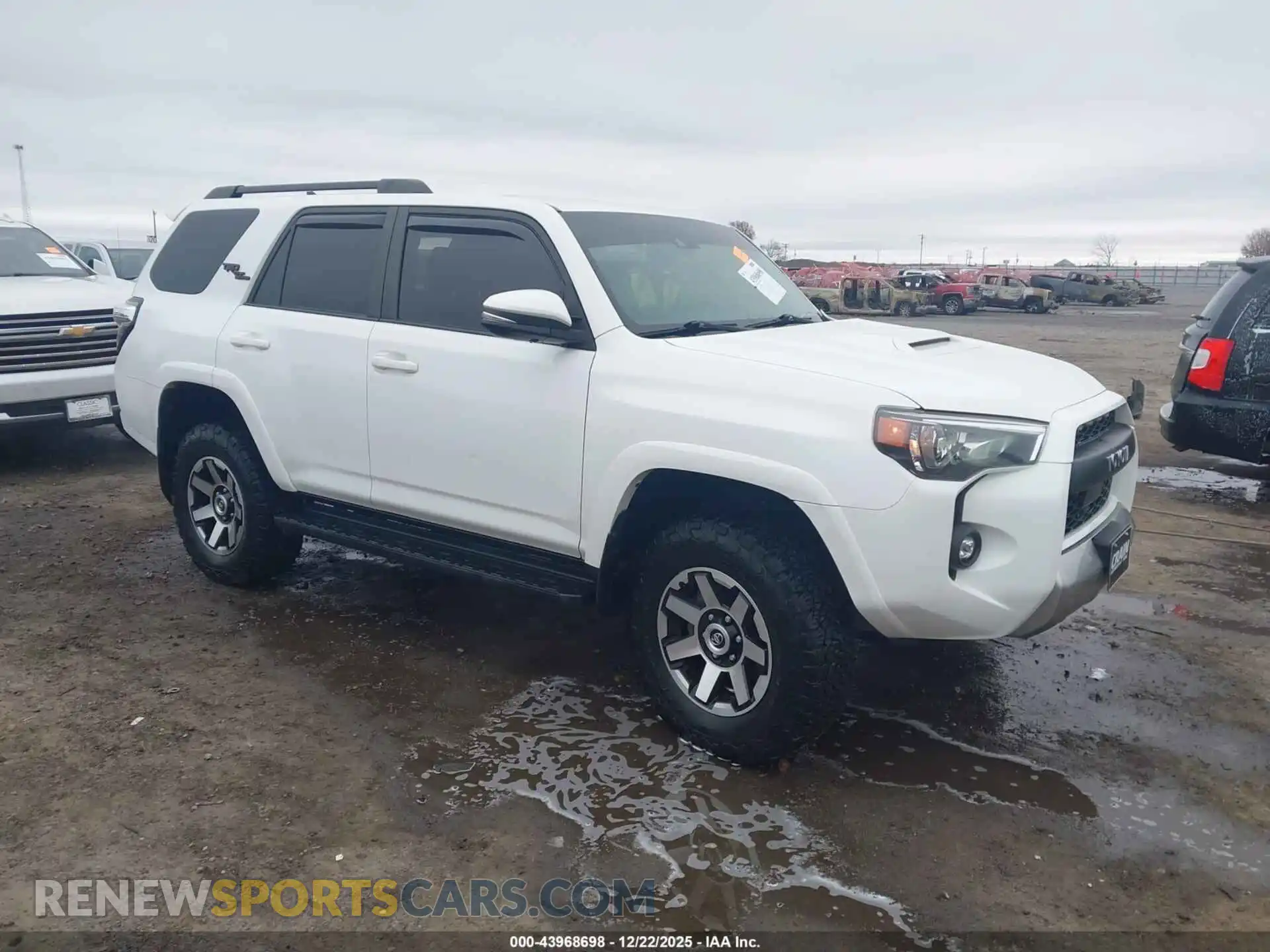 1 Photograph of a damaged car JTERU5JR4M5900135 TOYOTA 4RUNNER 2021