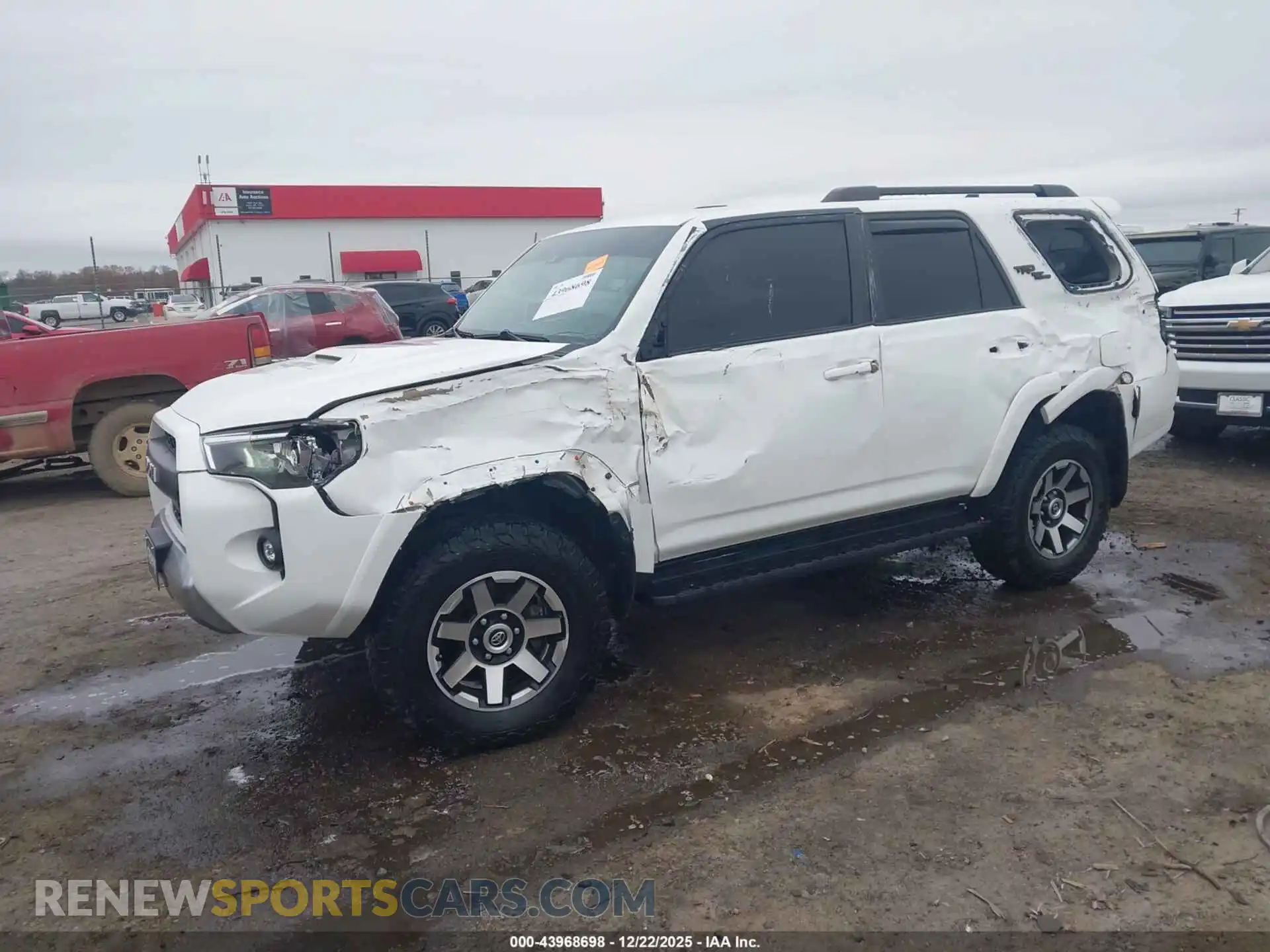 2 Photograph of a damaged car JTERU5JR4M5900135 TOYOTA 4RUNNER 2021