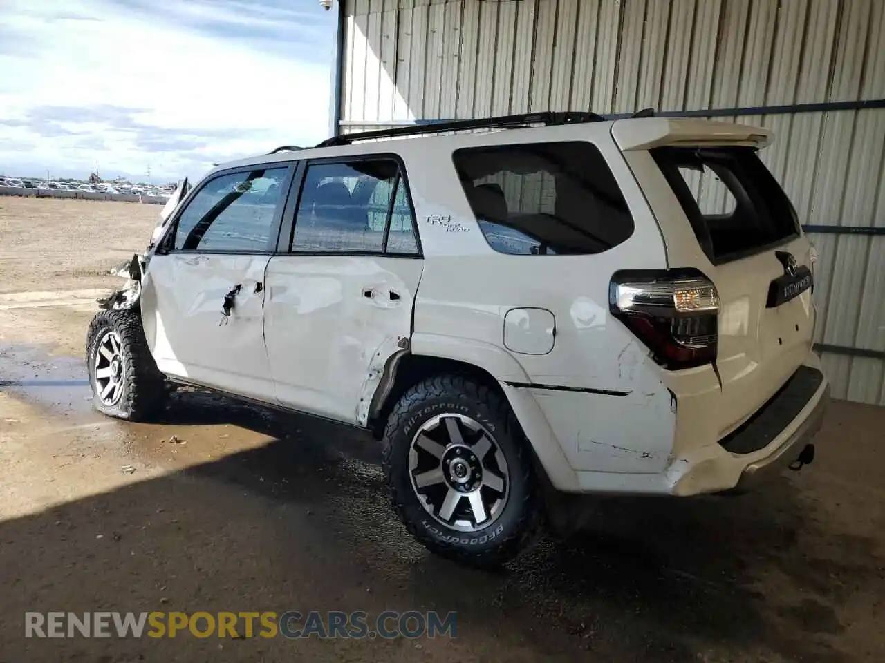 2 Photograph of a damaged car JTERU5JR4M5915170 TOYOTA 4RUNNER 2021