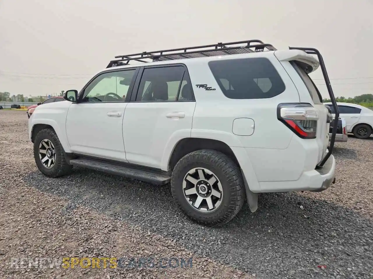 2 Photograph of a damaged car JTERU5JR4M5945690 TOYOTA 4RUNNER 2021
