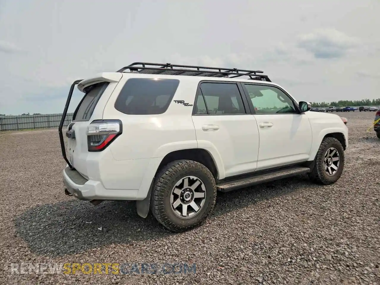 3 Photograph of a damaged car JTERU5JR4M5945690 TOYOTA 4RUNNER 2021