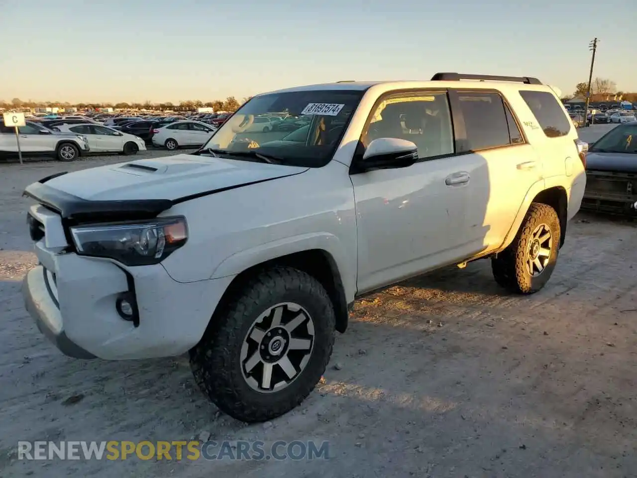 1 Фотография поврежденного автомобиля JTERU5JR5M5899156 TOYOTA 4RUNNER 2021