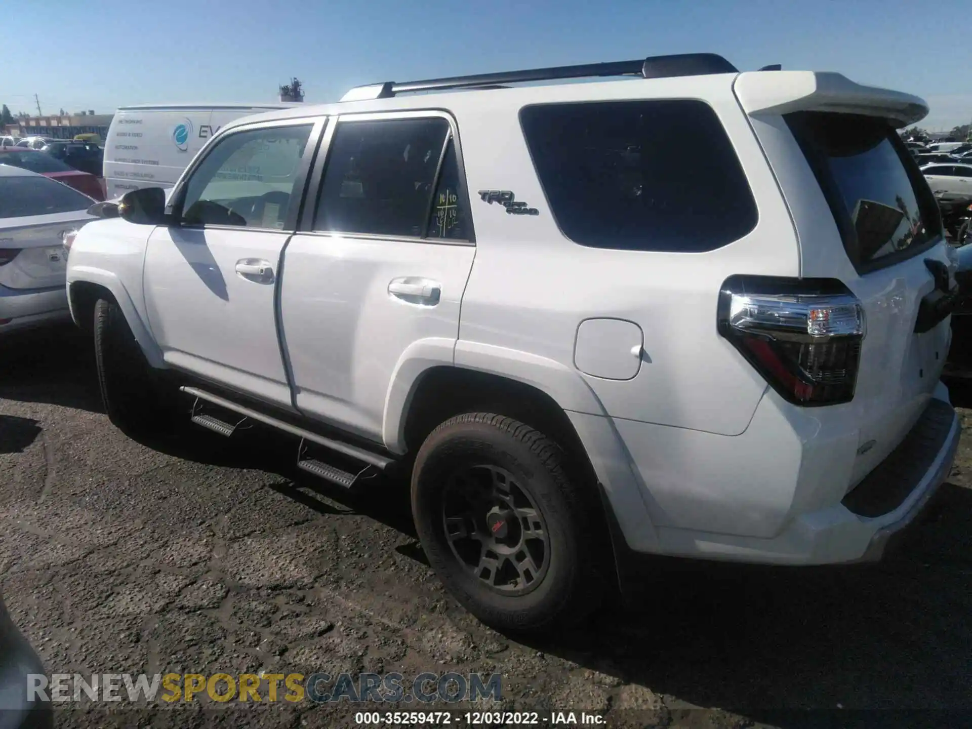 3 Photograph of a damaged car JTERU5JR5M5963342 TOYOTA 4RUNNER 2021