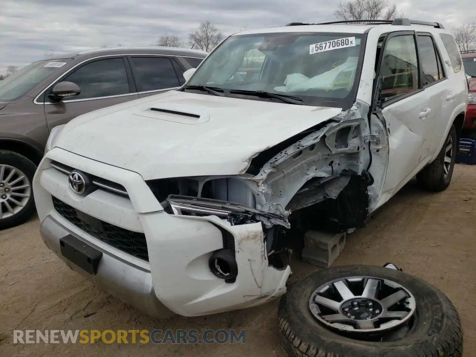 2 Photograph of a damaged car JTERU5JR6M5839421 TOYOTA 4RUNNER 2021
