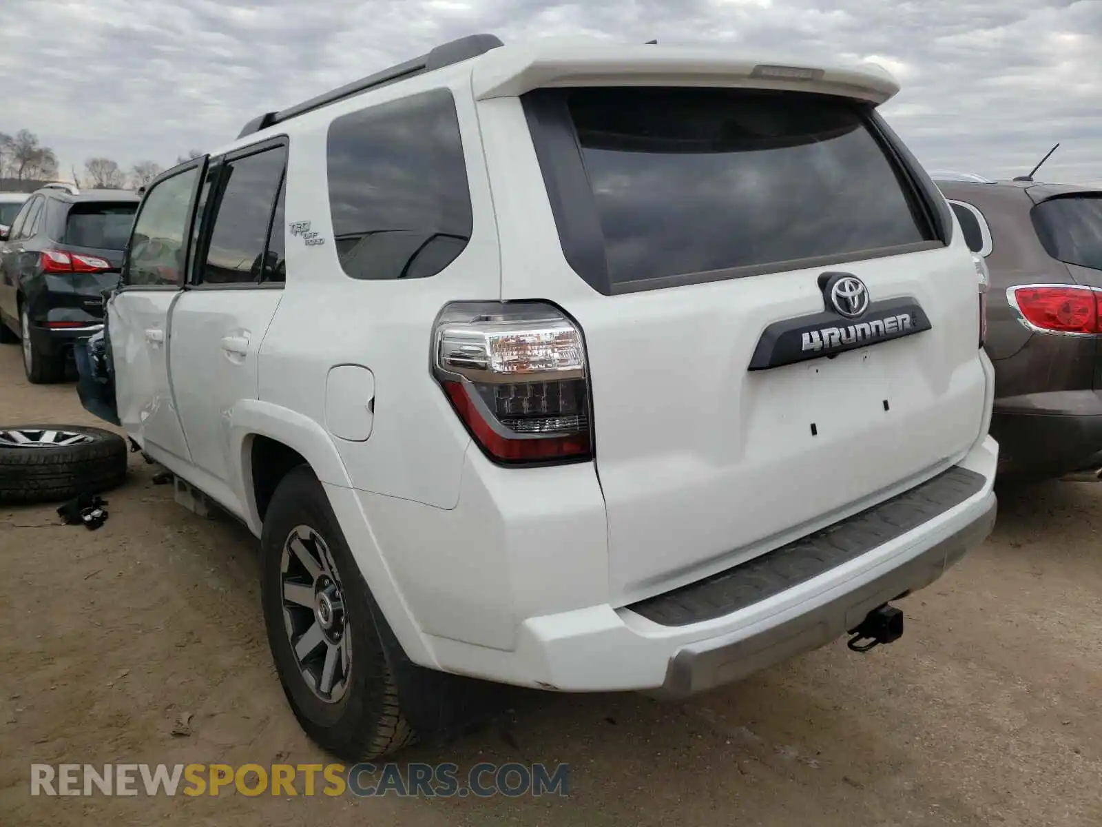 3 Photograph of a damaged car JTERU5JR6M5839421 TOYOTA 4RUNNER 2021