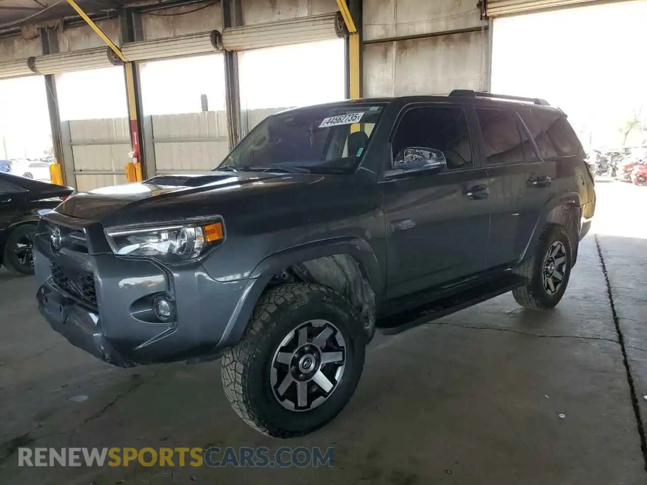 1 Photograph of a damaged car JTERU5JR6M5932522 TOYOTA 4RUNNER 2021
