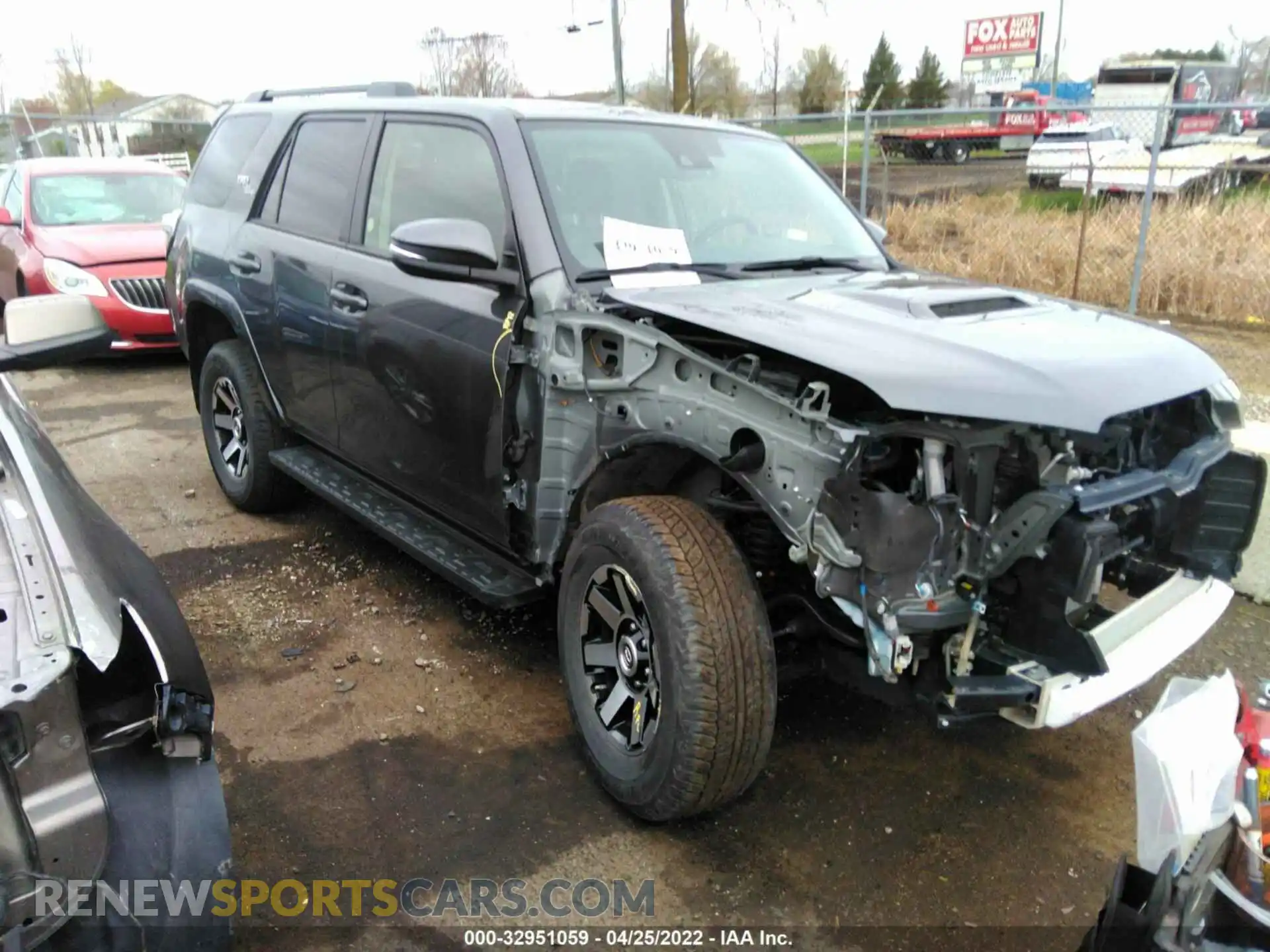 1 Photograph of a damaged car JTERU5JR6M5933119 TOYOTA 4RUNNER 2021