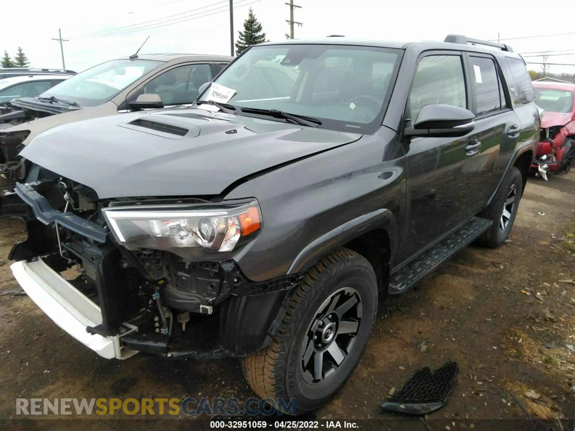 2 Photograph of a damaged car JTERU5JR6M5933119 TOYOTA 4RUNNER 2021