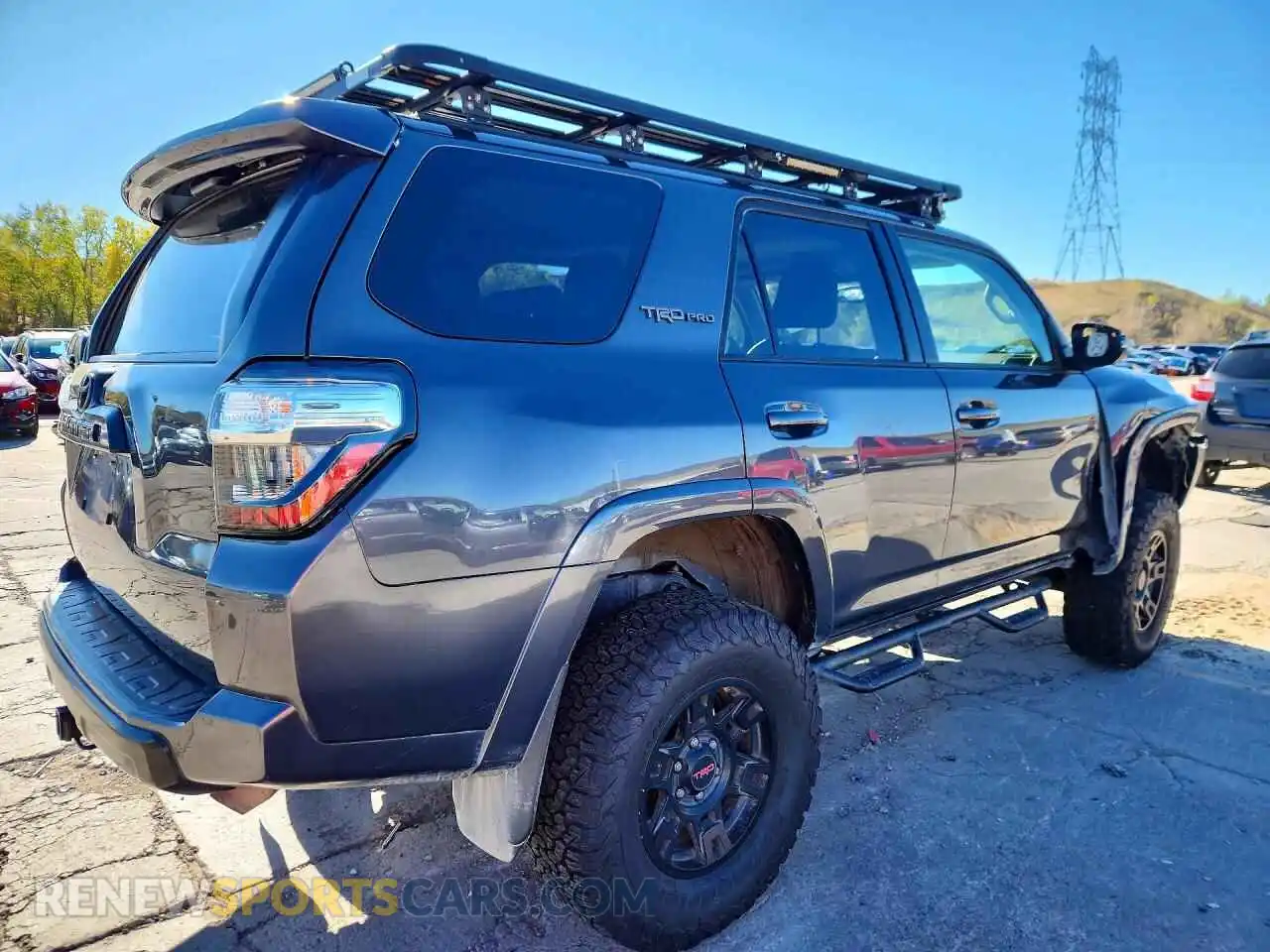 3 Photograph of a damaged car JTERU5JR7M5840545 TOYOTA 4RUNNER 2021