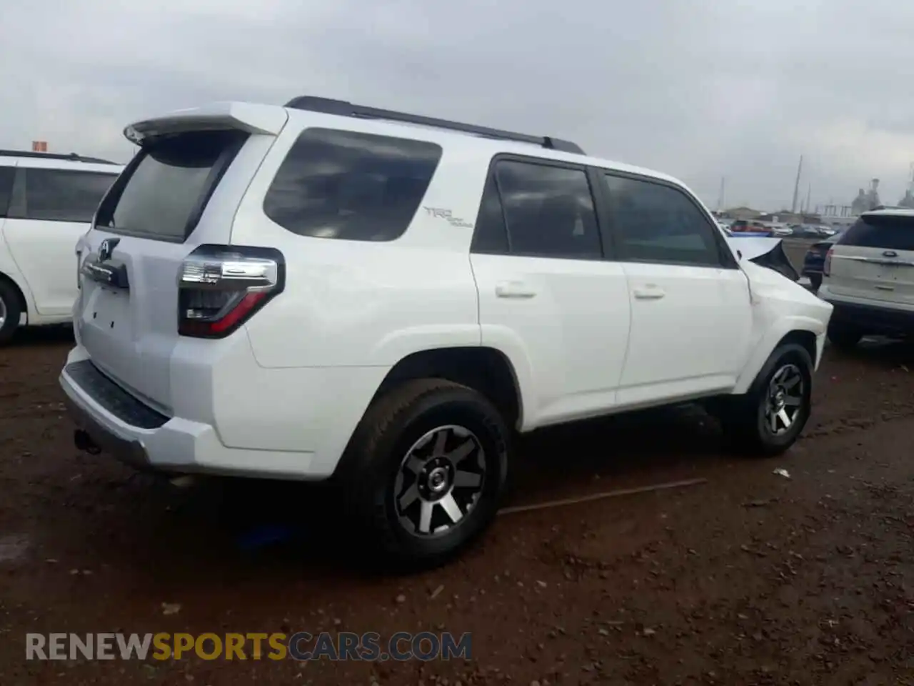 3 Photograph of a damaged car JTERU5JR7M5872329 TOYOTA 4RUNNER 2021