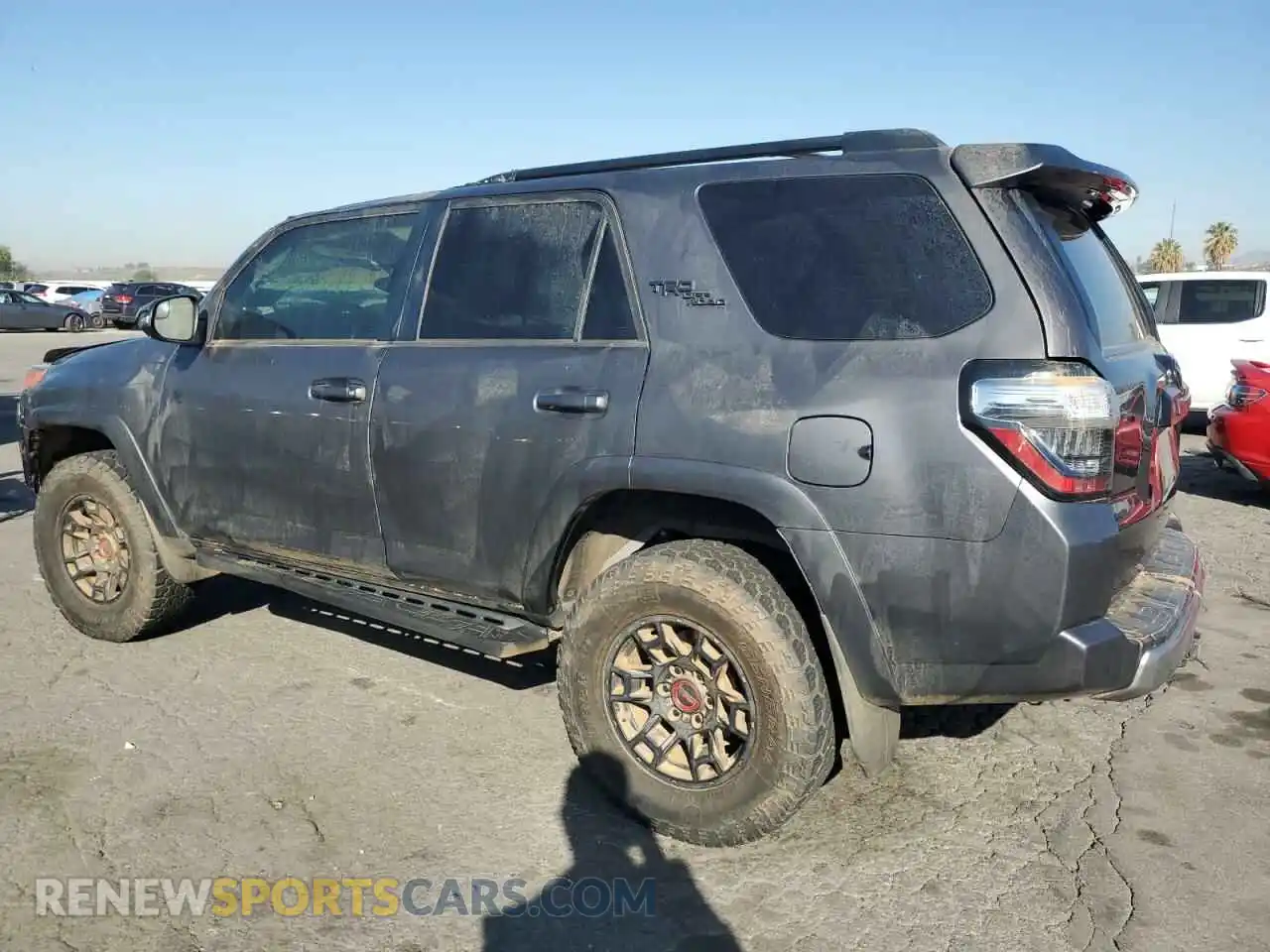 2 Photograph of a damaged car JTERU5JR7M5900159 TOYOTA 4RUNNER 2021