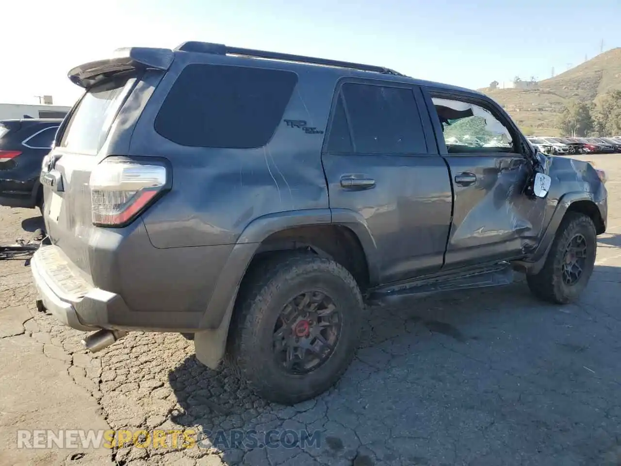 3 Photograph of a damaged car JTERU5JR7M5900159 TOYOTA 4RUNNER 2021