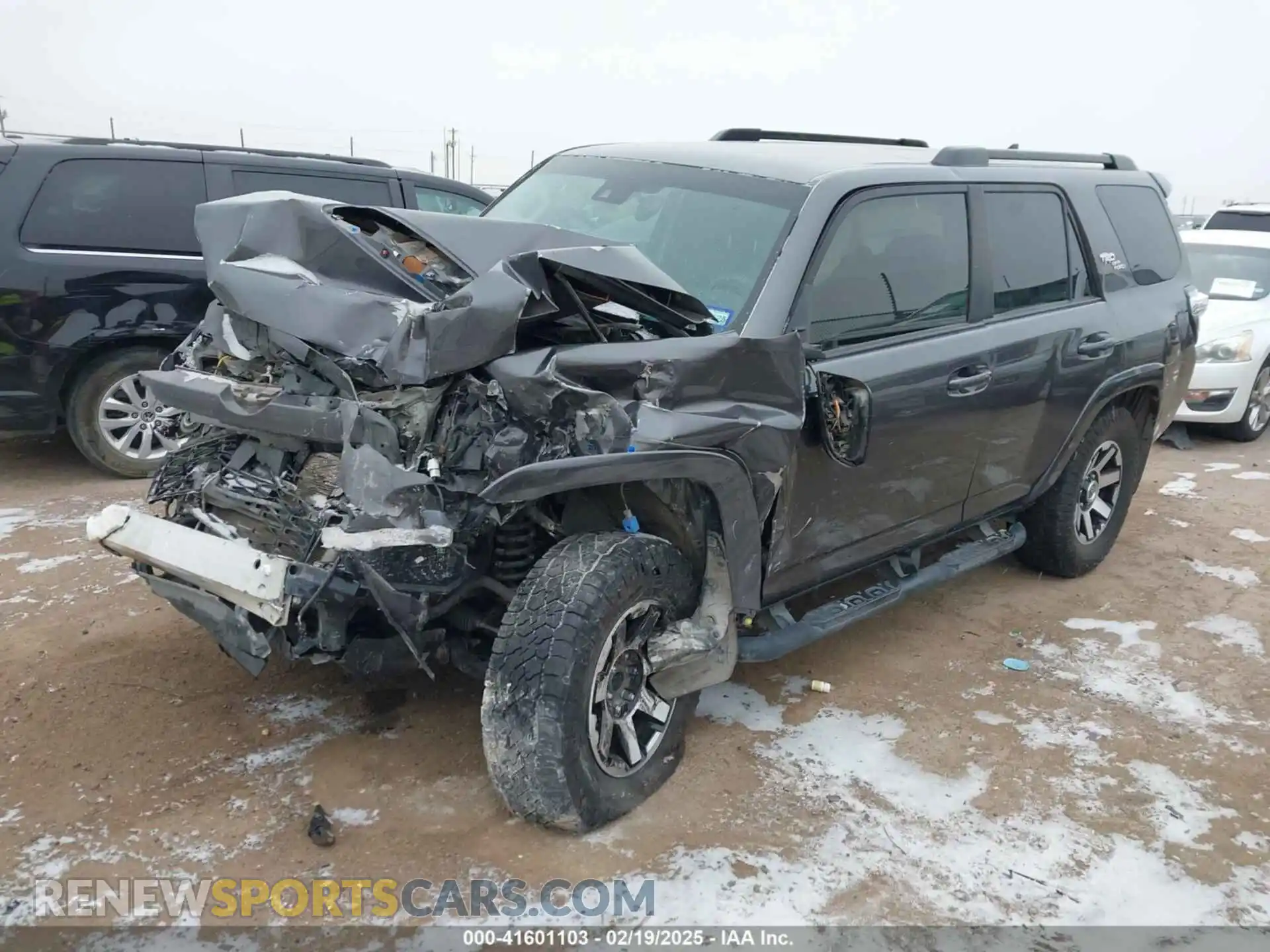2 Photograph of a damaged car JTERU5JR7M5919858 TOYOTA 4RUNNER 2021