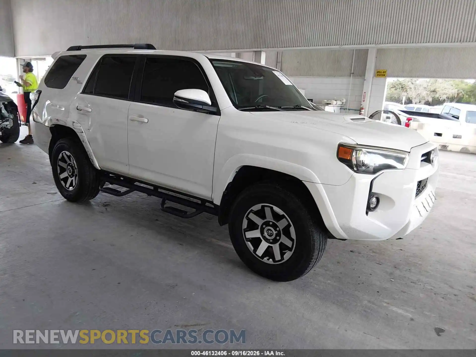 1 Photograph of a damaged car JTERU5JR8M5850291 TOYOTA 4RUNNER 2021