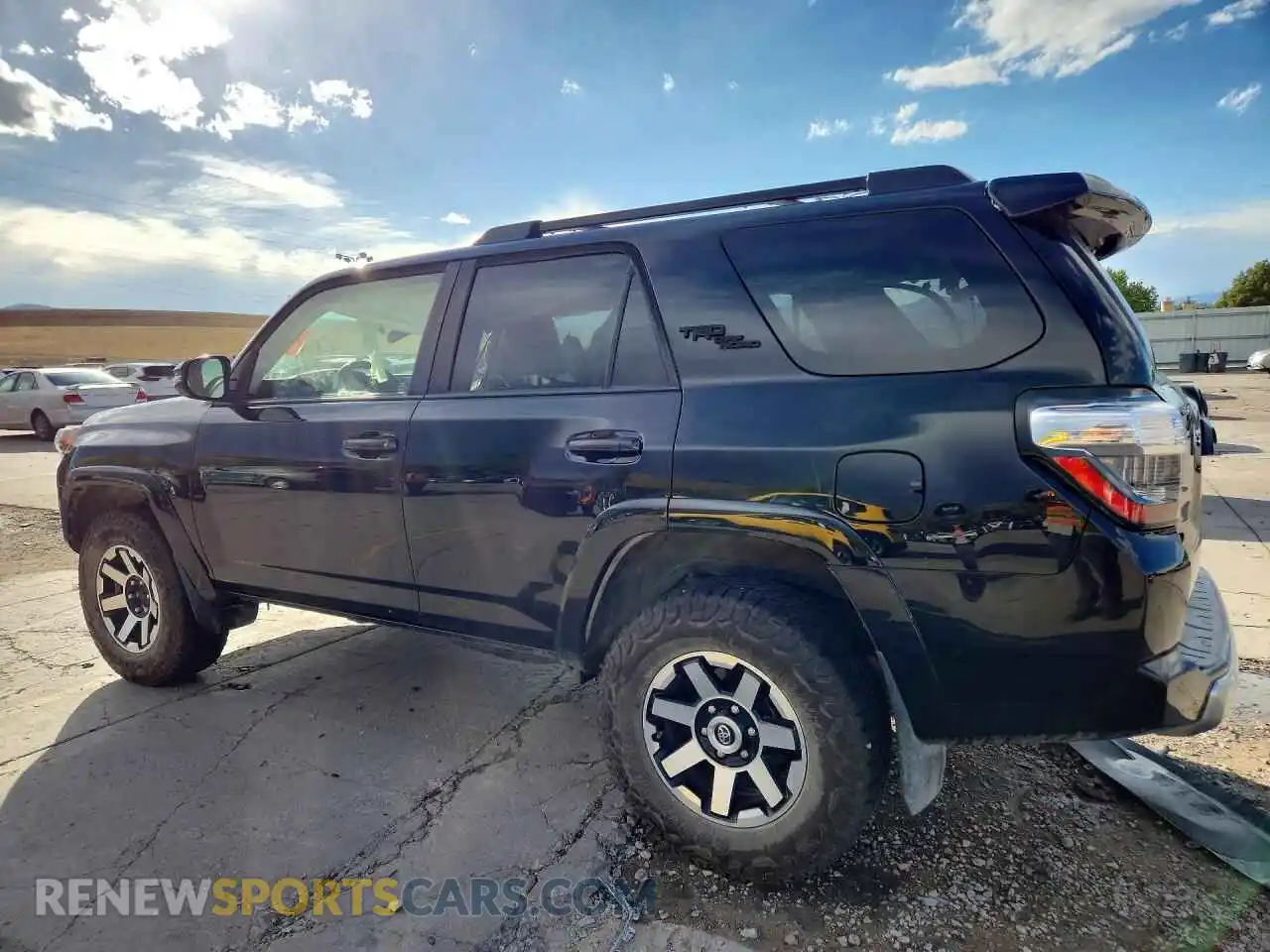 2 Photograph of a damaged car JTERU5JR8M5886806 TOYOTA 4RUNNER 2021