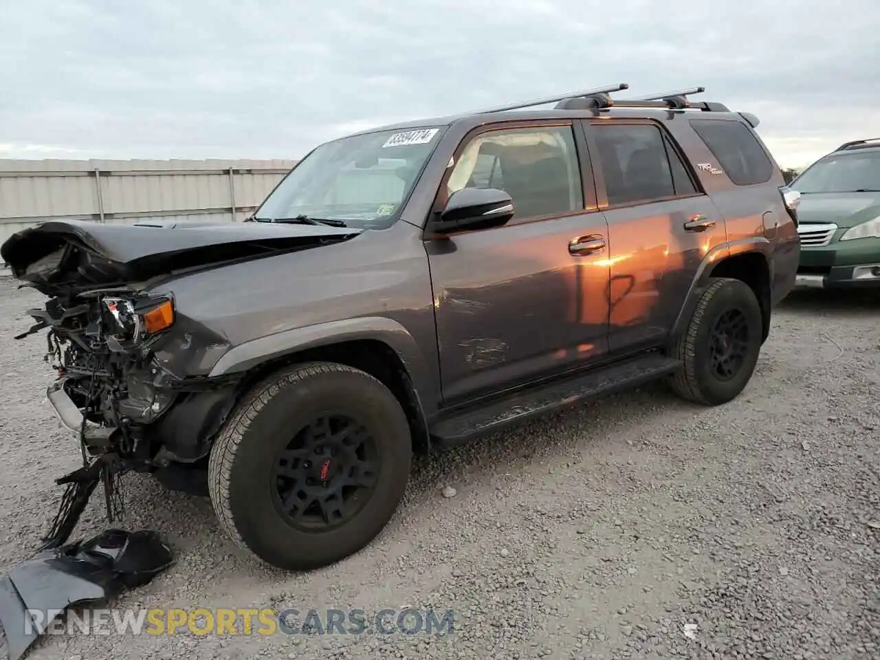 1 Photograph of a damaged car JTERU5JR8M5900493 TOYOTA 4RUNNER 2021