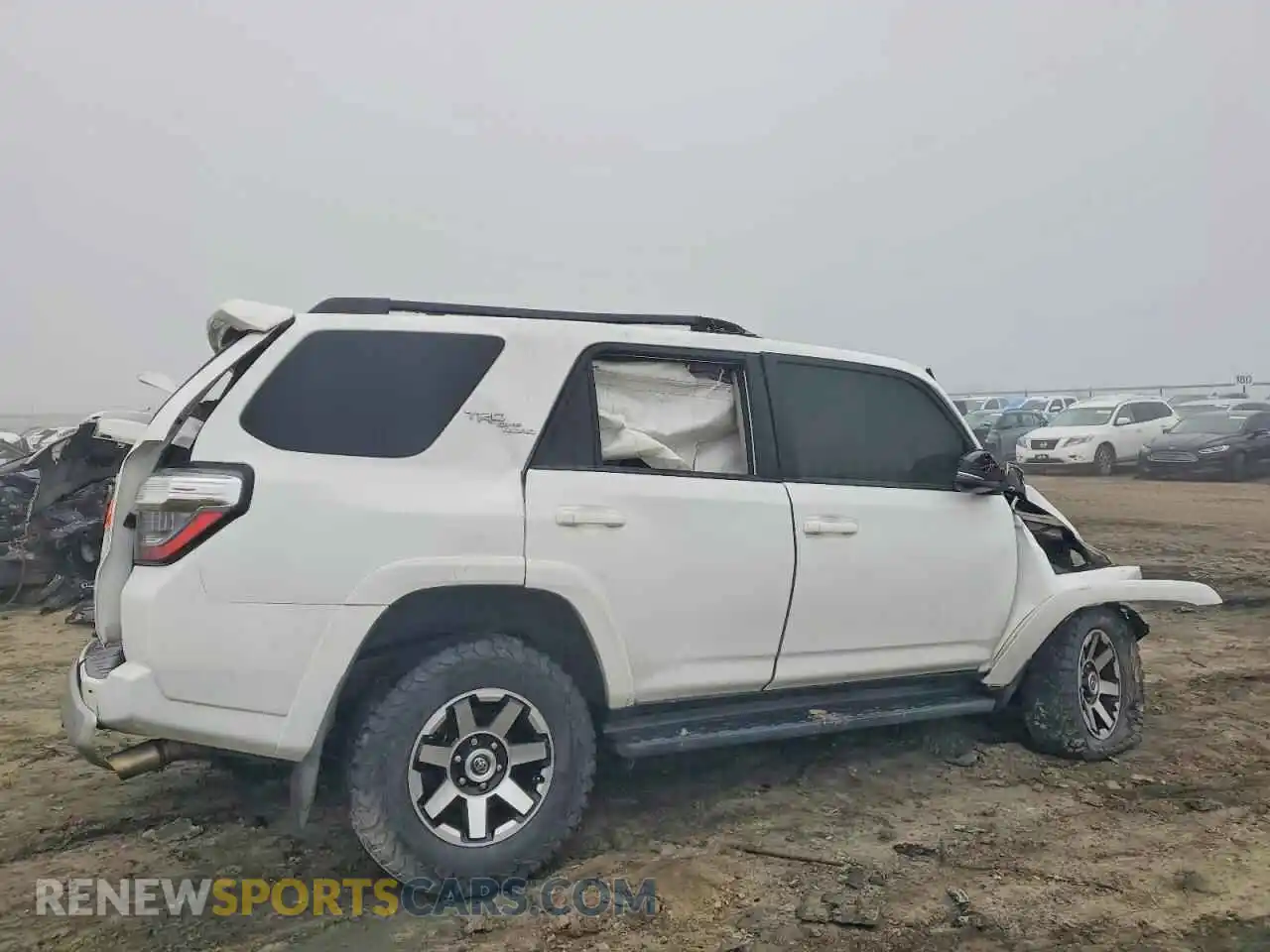 3 Photograph of a damaged car JTERU5JR8M5911574 TOYOTA 4RUNNER 2021