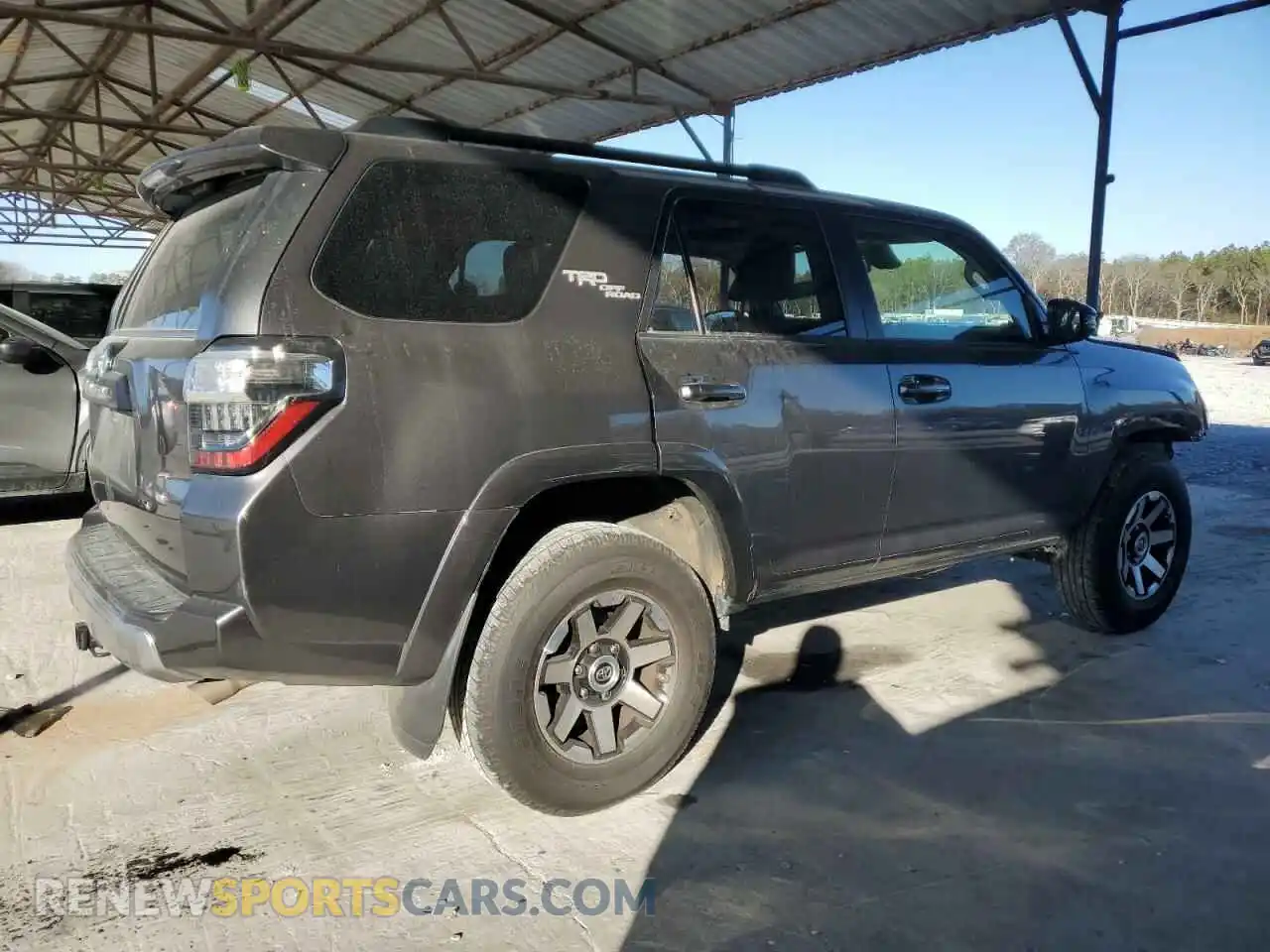 3 Photograph of a damaged car JTERU5JR8M5919027 TOYOTA 4RUNNER 2021
