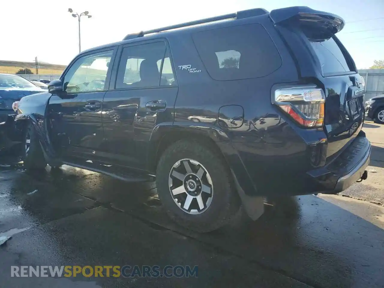 2 Photograph of a damaged car JTERU5JR9M5909994 TOYOTA 4RUNNER 2021