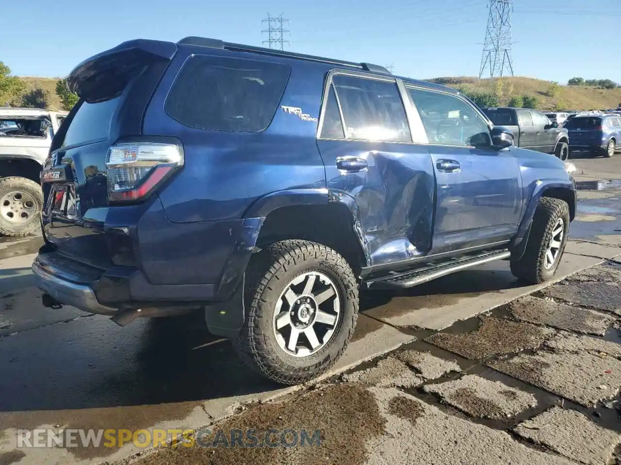 3 Photograph of a damaged car JTERU5JR9M5909994 TOYOTA 4RUNNER 2021