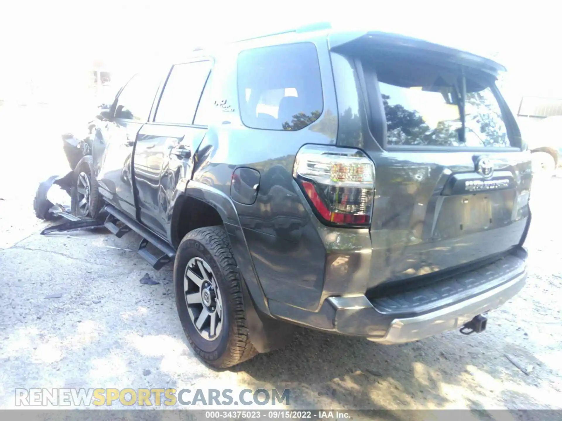 3 Photograph of a damaged car JTERU5JRXM5857873 TOYOTA 4RUNNER 2021