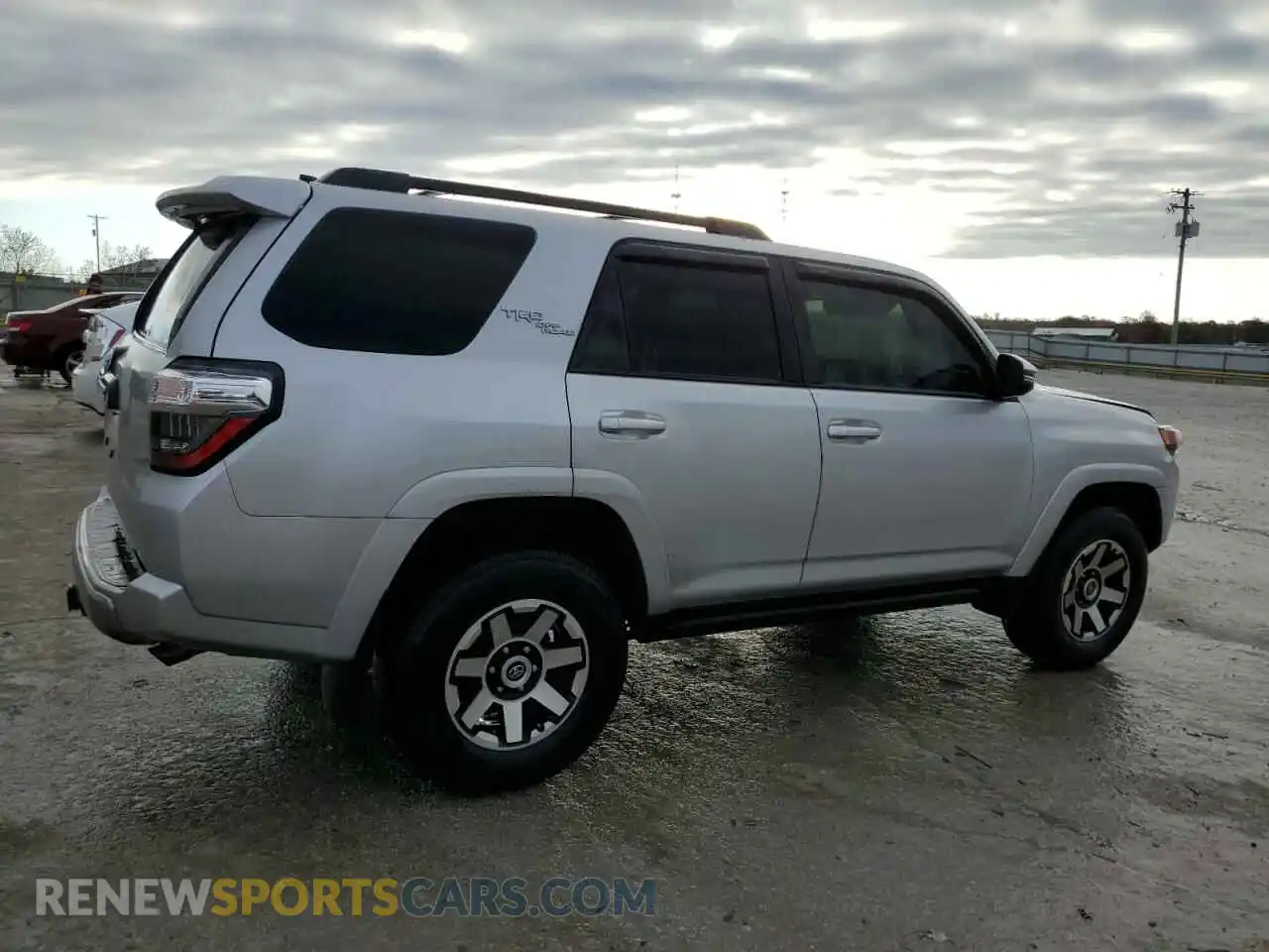 3 Photograph of a damaged car JTERU5JRXM5944561 TOYOTA 4RUNNER 2021