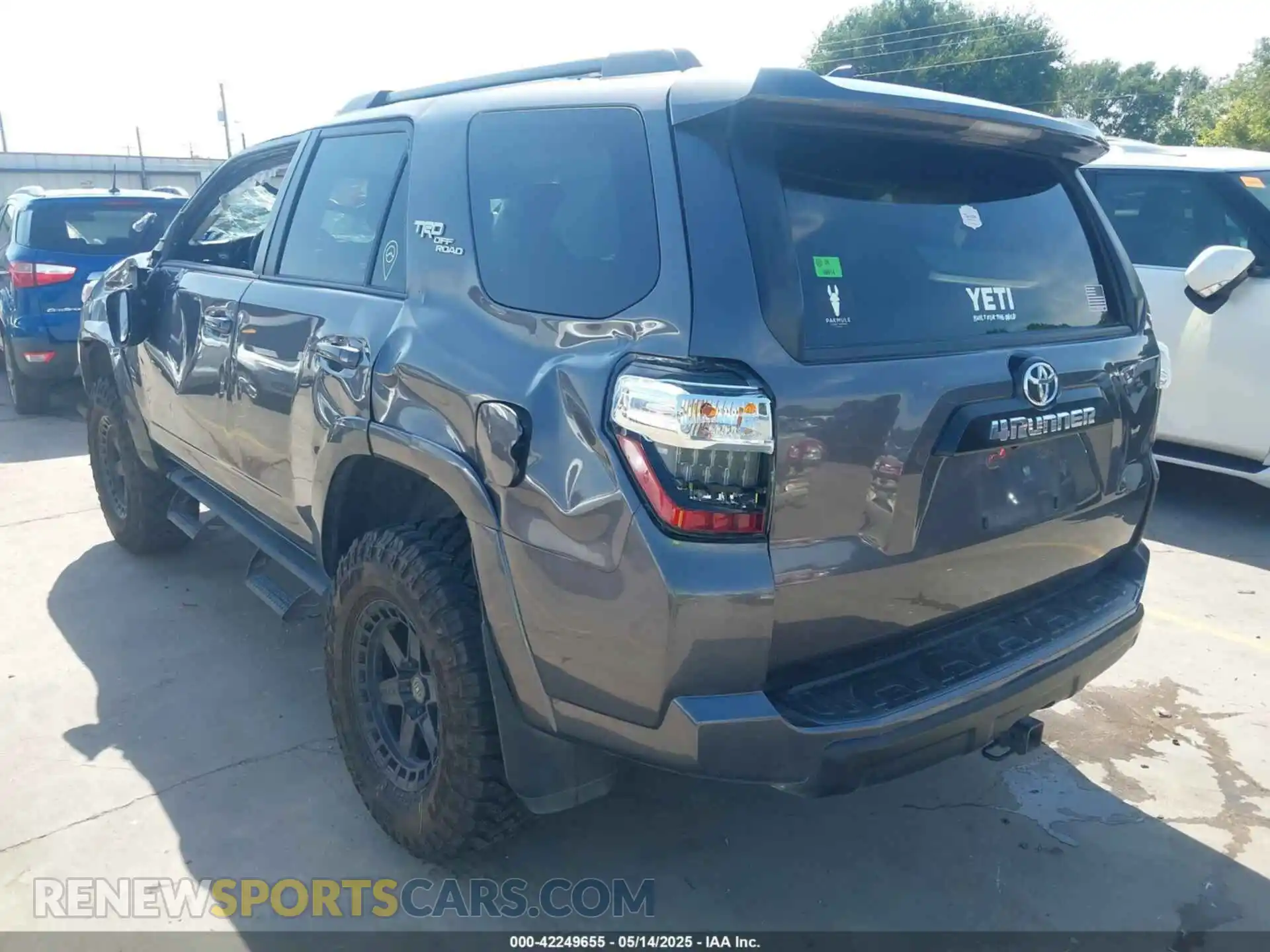 3 Photograph of a damaged car JTERU5JRXM5970786 TOYOTA 4RUNNER 2021