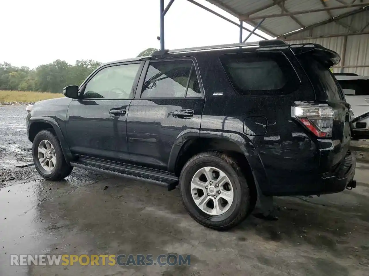 2 Photograph of a damaged car JTEMU5JR2N6063228 TOYOTA 4RUNNER 2022