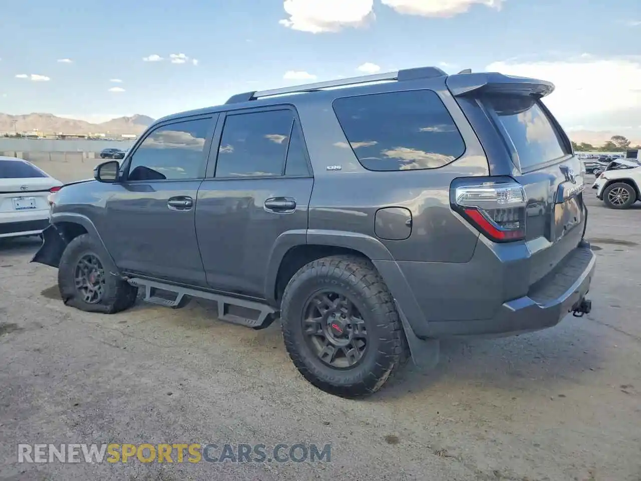 2 Photograph of a damaged car JTEMU5JR9N6037273 TOYOTA 4RUNNER 2022