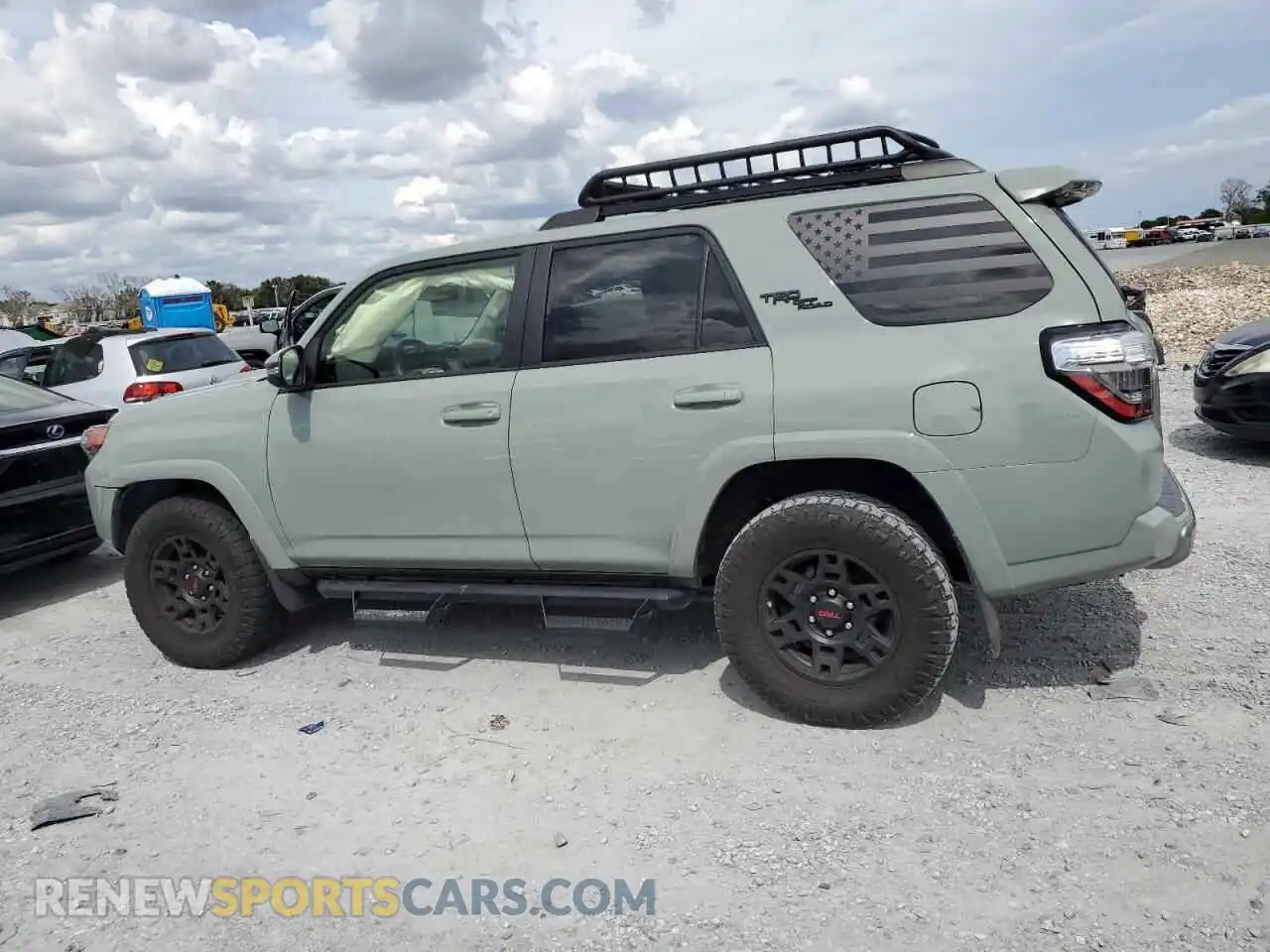 2 Photograph of a damaged car JTERU5JR2N6080603 TOYOTA 4RUNNER 2022