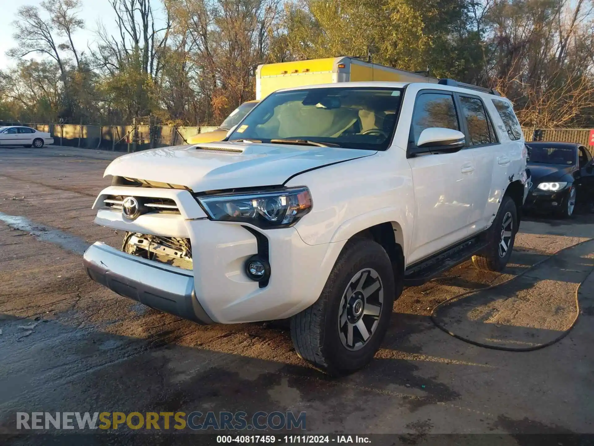 2 Photograph of a damaged car JTERU5JR3N6056357 TOYOTA 4RUNNER 2022