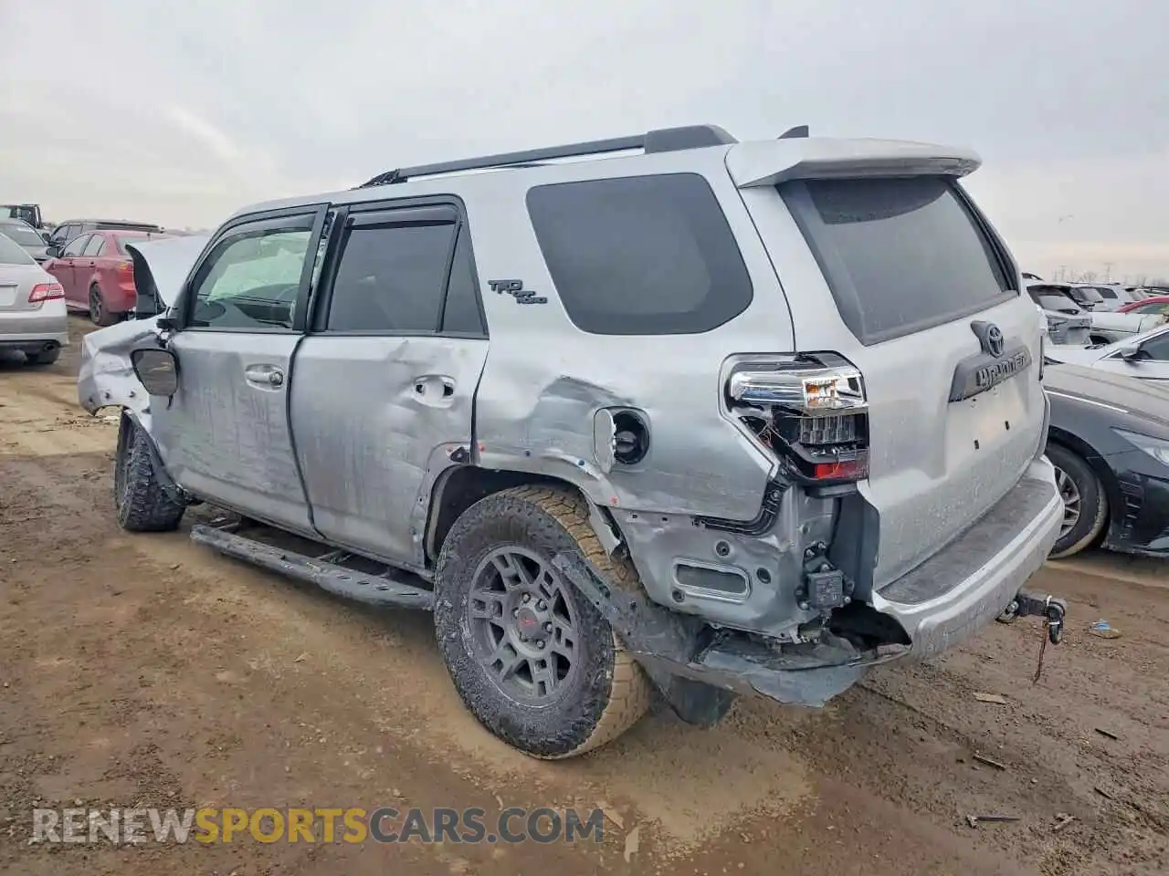 2 Photograph of a damaged car JTERU5JR4N6006809 TOYOTA 4RUNNER 2022