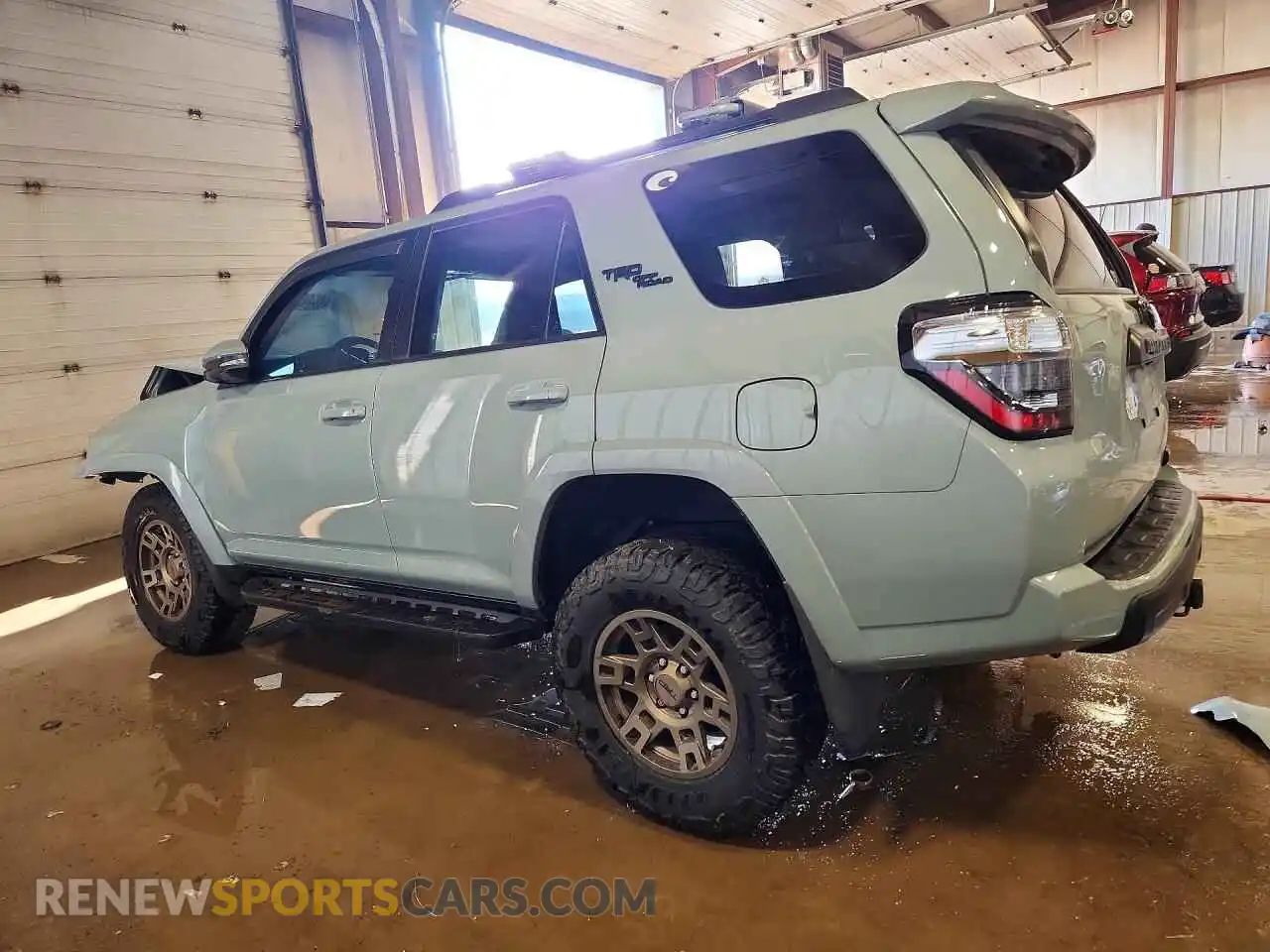 2 Фотография поврежденного автомобиля JTERU5JR5N6033453 TOYOTA 4RUNNER 2022