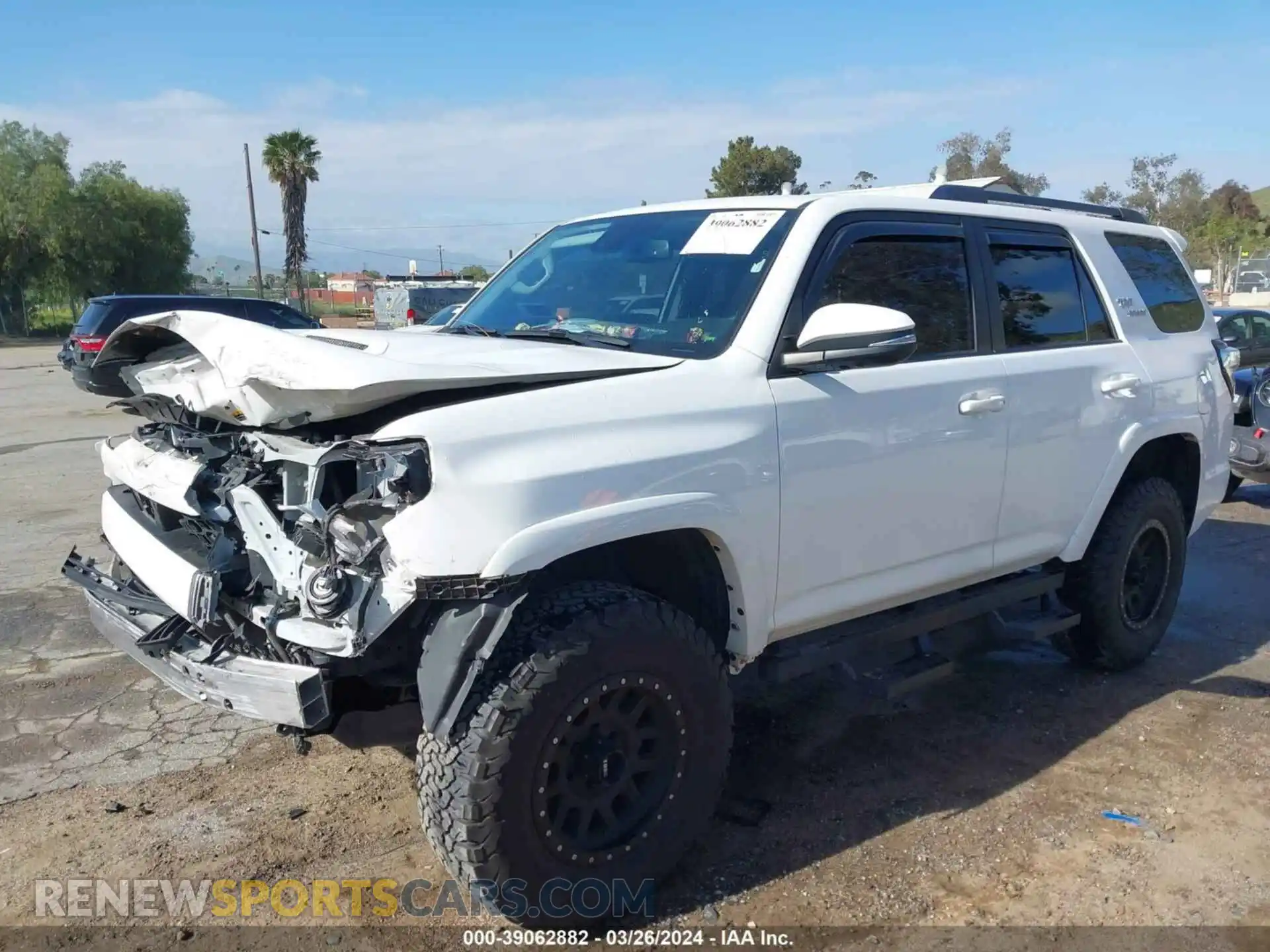 2 Photograph of a damaged car JTESU5JR2N5999931 TOYOTA 4RUNNER 2022
