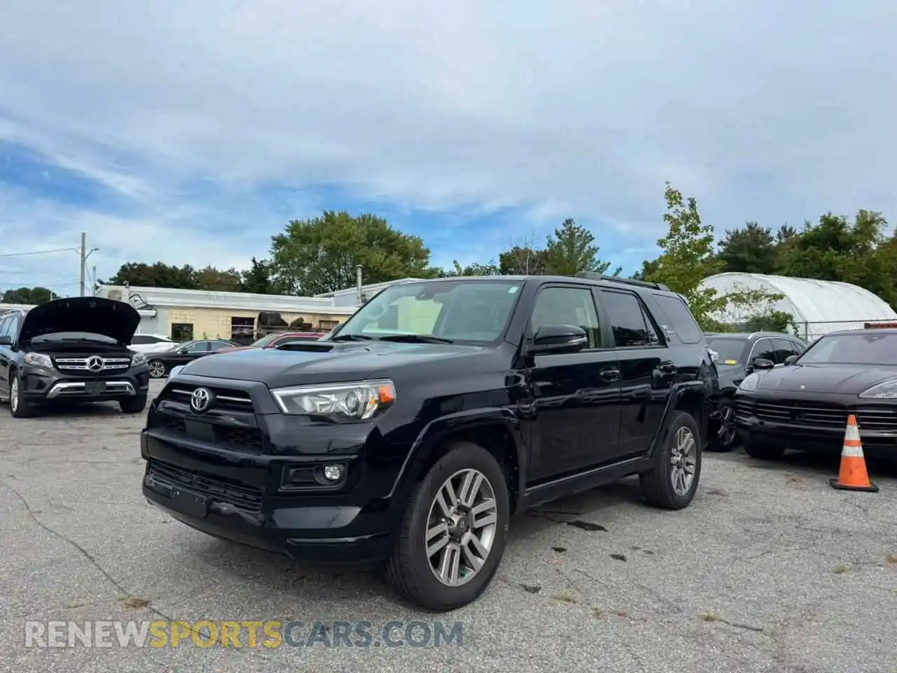 2 Photograph of a damaged car JTESU5JR3N5998108 TOYOTA 4RUNNER 2022