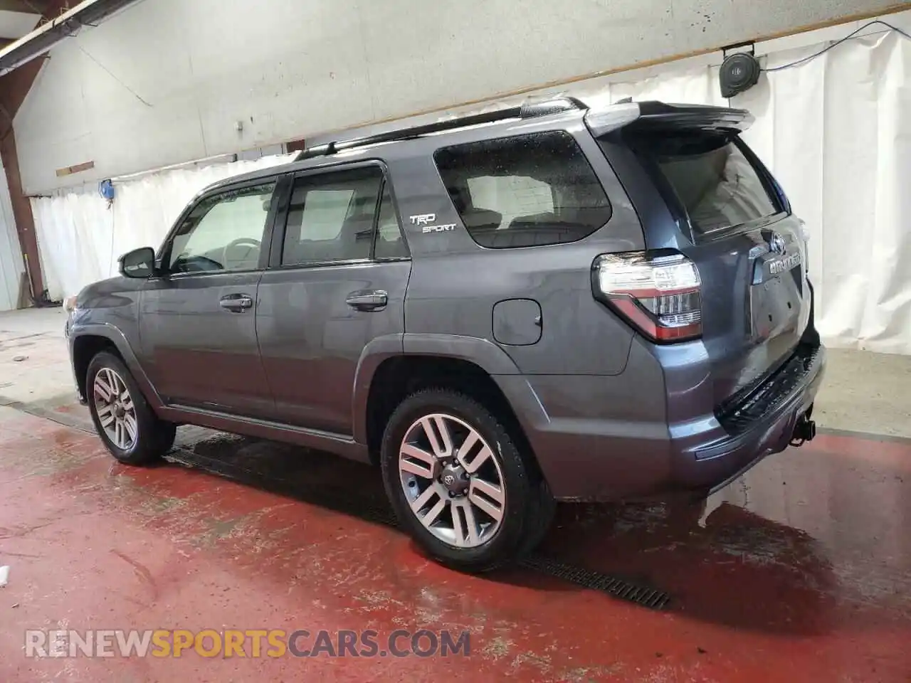 2 Photograph of a damaged car JTESU5JR3N6009430 TOYOTA 4RUNNER 2022
