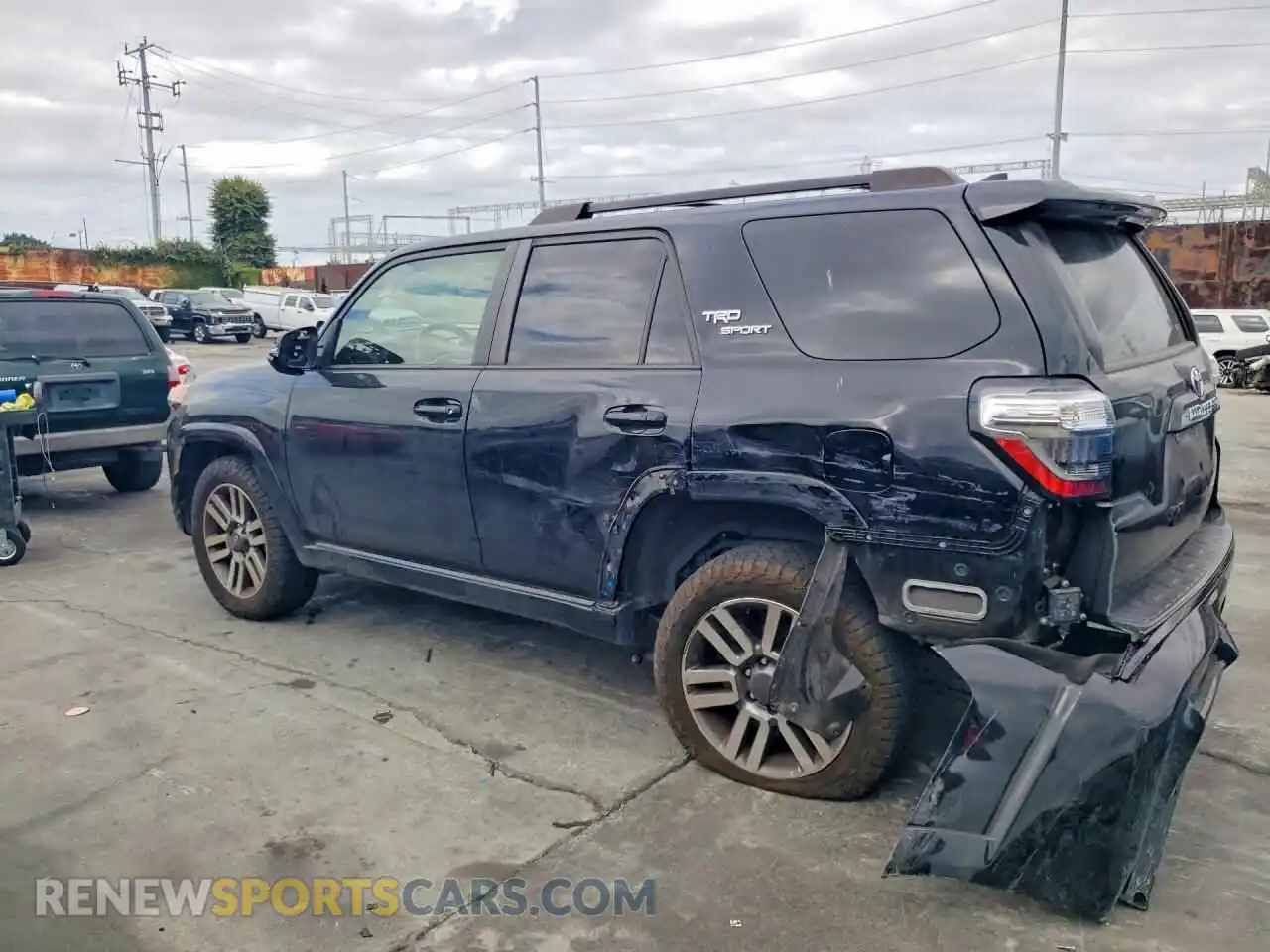 2 Photograph of a damaged car JTESU5JR4N5976392 TOYOTA 4RUNNER 2022