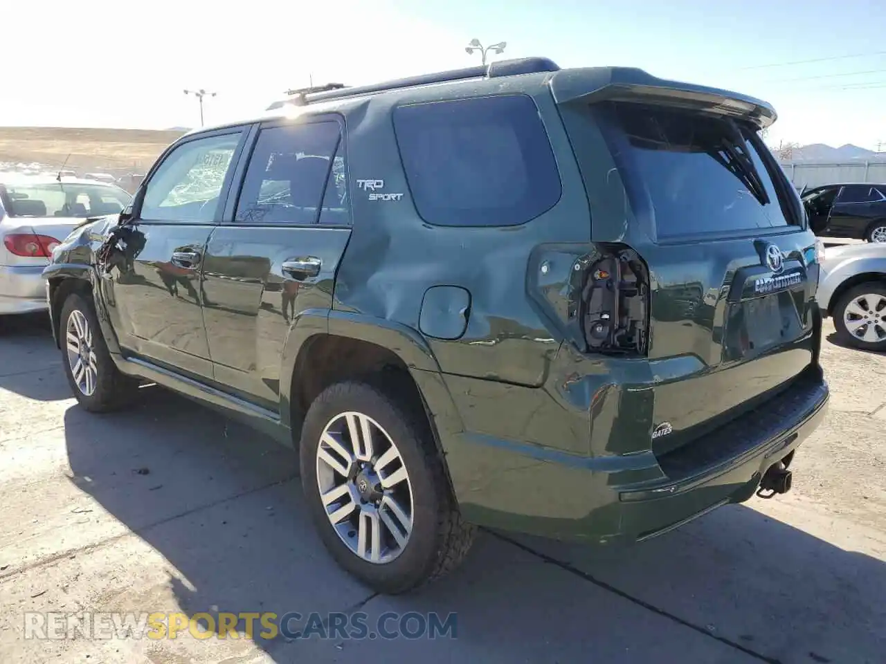 2 Photograph of a damaged car JTESU5JR9N6058566 TOYOTA 4RUNNER 2022