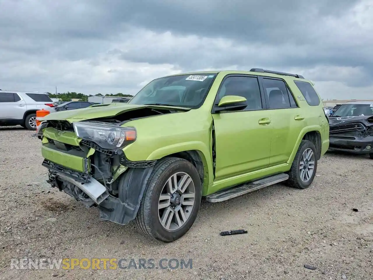 1 Photograph of a damaged car JTEAU5JR2P5288325 TOYOTA 4RUNNER 2023