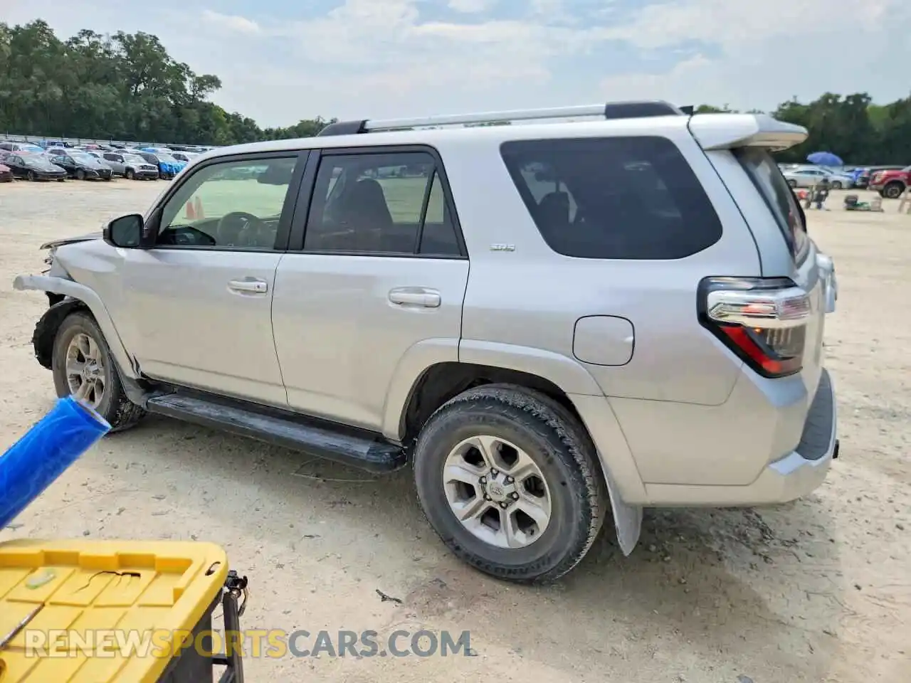 2 fotografías del automóvil dañado JTEEU5JR8P5292476 TOYOTA 4RUNNER 2023