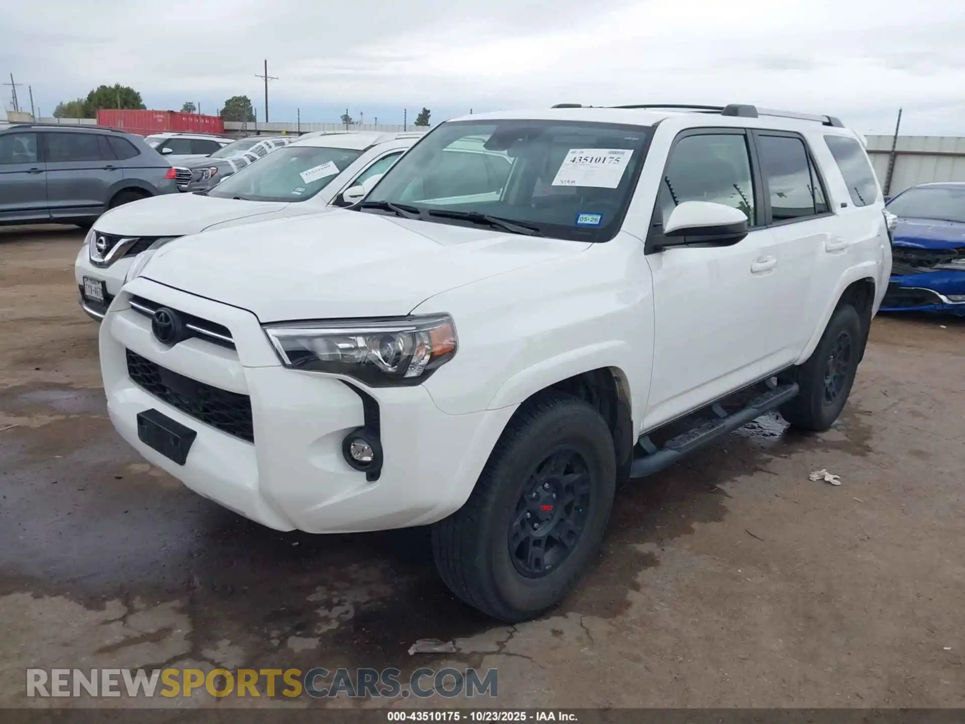 2 Photograph of a damaged car JTEMU5JR0P6135434 TOYOTA 4RUNNER 2023
