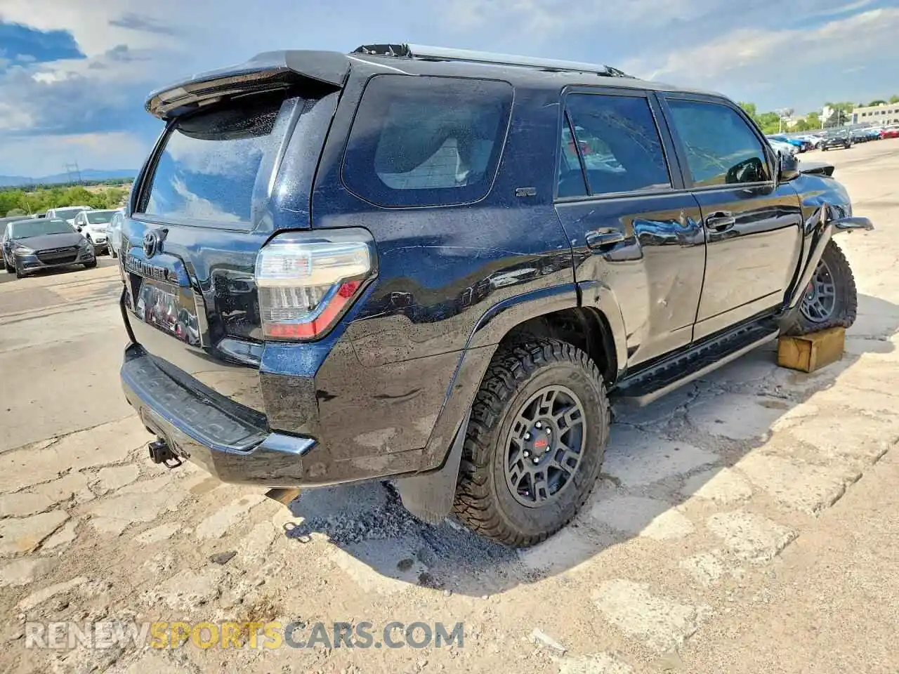 3 fotografías del automóvil dañado JTEMU5JR2P6212286 TOYOTA 4RUNNER 2023